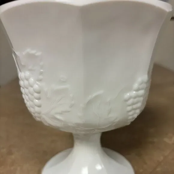 Vintage Indiana Milk Glass Paneled Colony Harvest Grapes Compotes Pedestal Vase - Picture 2 of 4